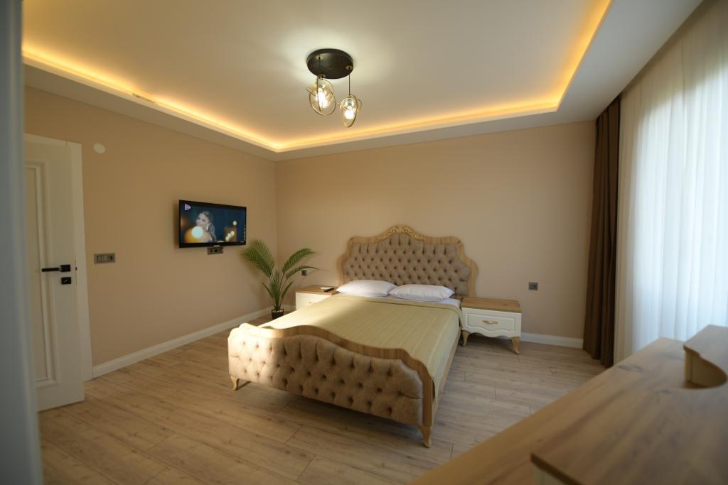 ARAKLI HÜRRİYET MAHALLESİNDE HAVUZLU LÜKS SATILIK VİLLALAR